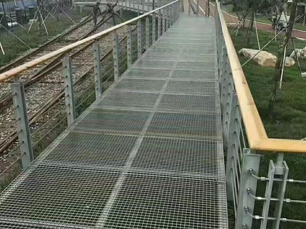 走道鋼格板